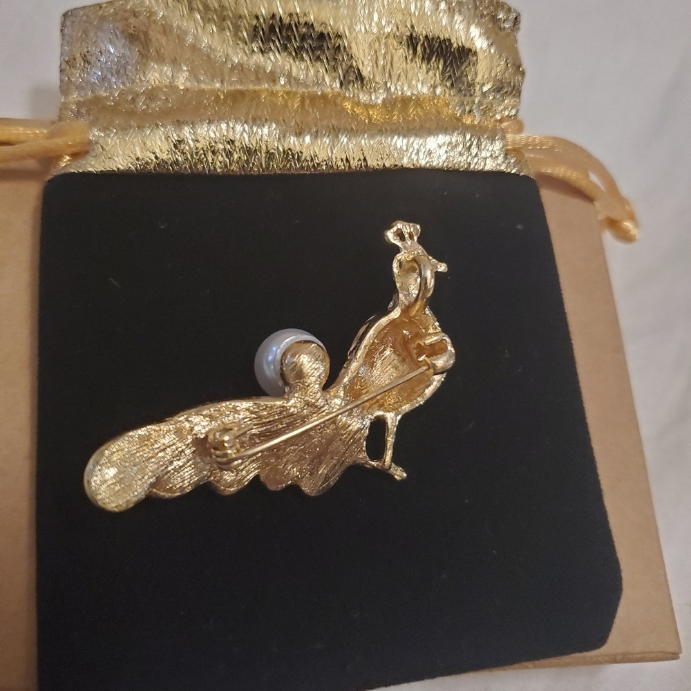 New Beautiful Enamel & Crystal Peacock Brooch - Picture 6 of 9
